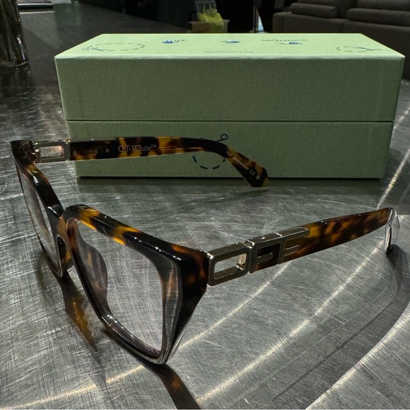 OFF-WHITE Glasses - Picture 2 of 7